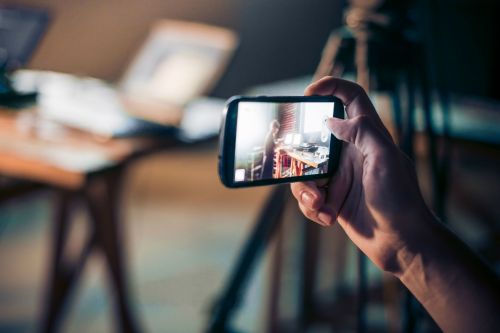 video-recording-with-smartphone