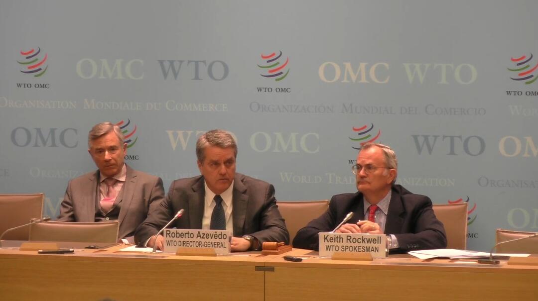  视频截图：12月10日，WTO总干事阿泽维多（中）召开新闻发布会