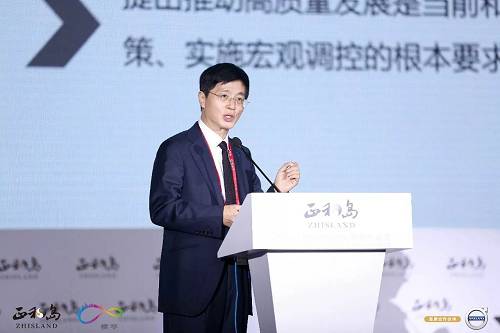 2018年是一个大年，今年我们将迈入一个新的时代。这个时代面临的挑战依然，而且有些挑战更为严峻。