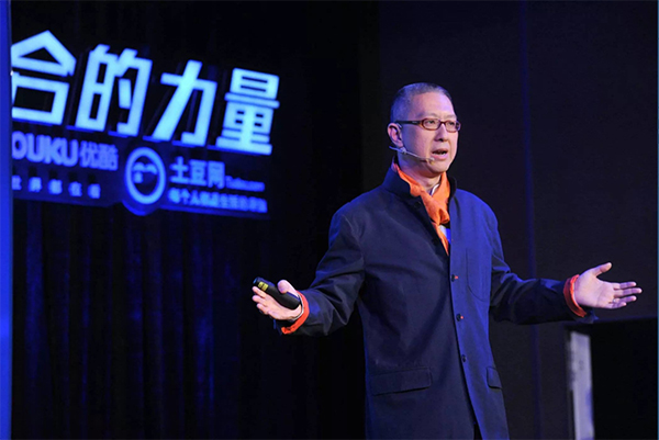辞职去墨西哥潜水，去阿根廷挤牛奶，5年后他却以315亿成为龙头老大