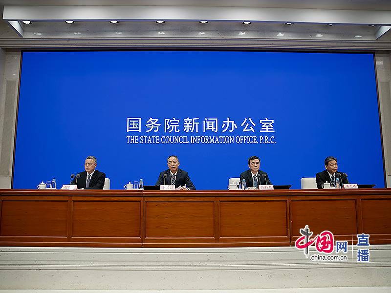 发布会主席台 中国网 杨佳 摄